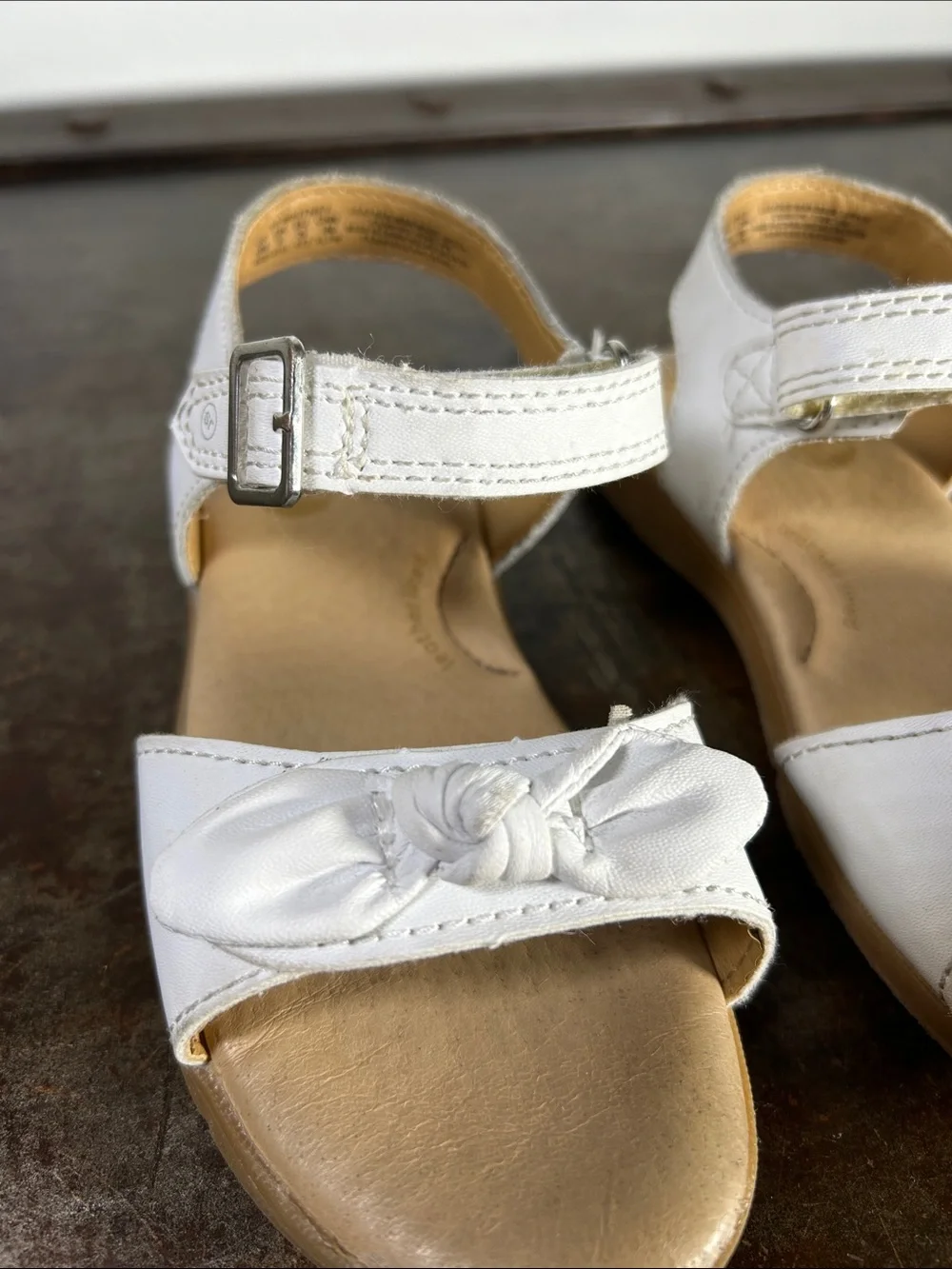 Stride Rite SR Whitney White Leather Bow Sandals for Kids Girl’s Size 10 EUR 26 - Picture 3 of 16